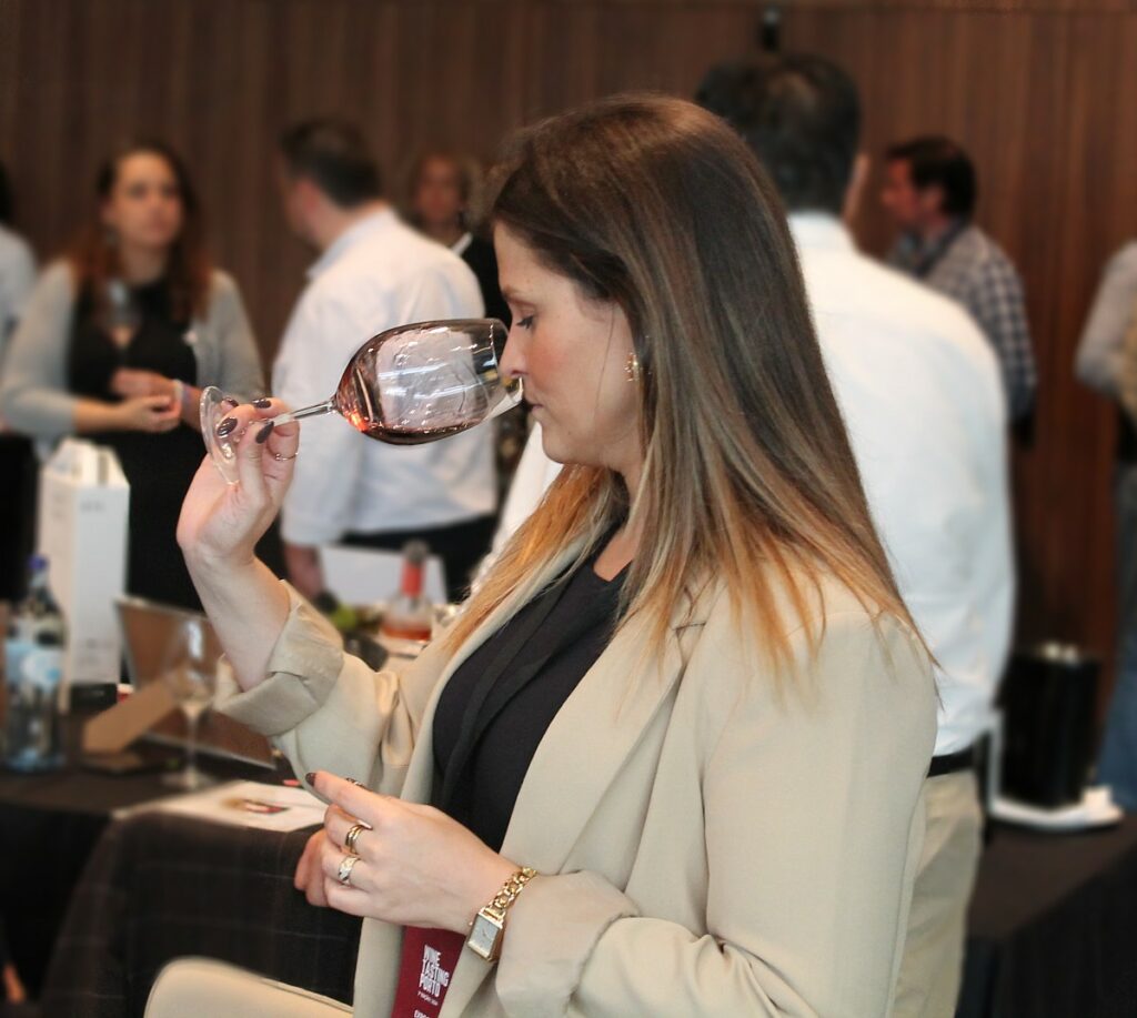 prova vinho na festa cherira vinho