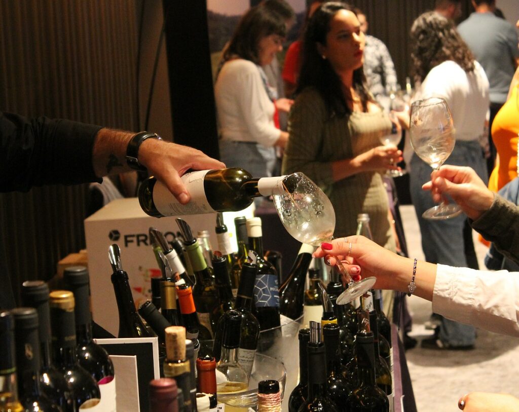 prova vinho na festa muito