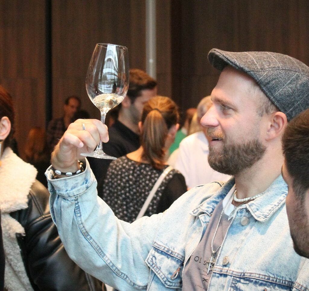 prova vinho na festa ver ao cor