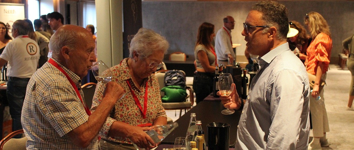 Vinho e longevidade: O que diz a ciência? 2 senhor e vinho 1200