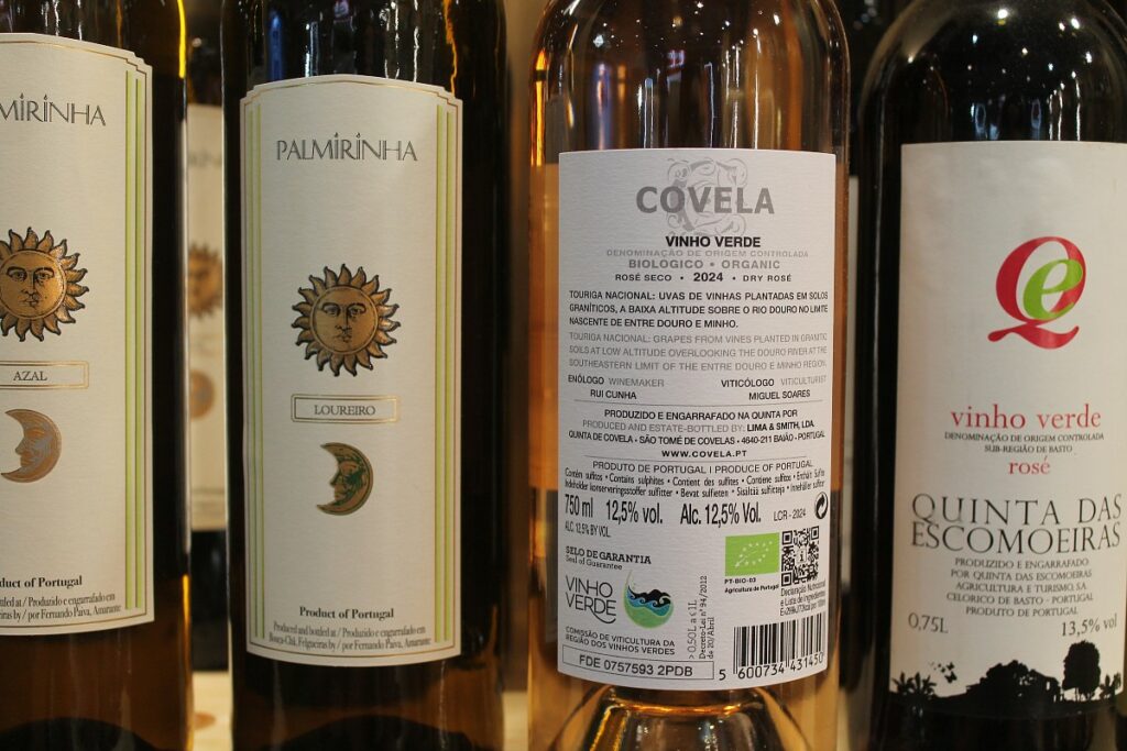 Vinho verde garrafas
